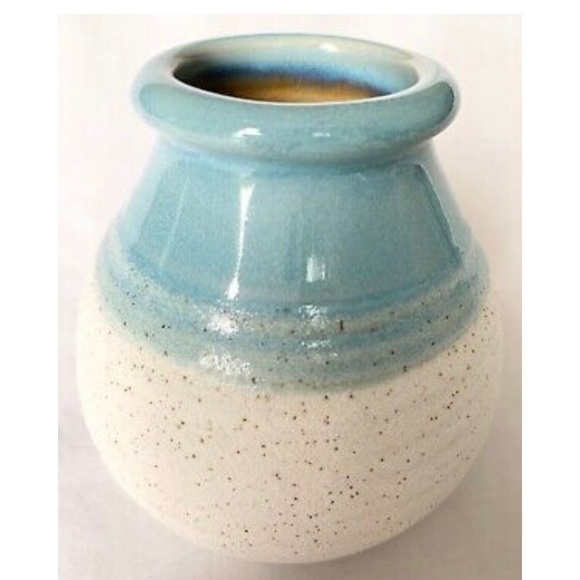 Rustic minimalist speckled egg small ceramic vase - Picture 4 of 12
